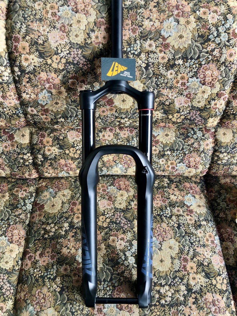 Вилка RockShox Lyrik Select RC 27.5